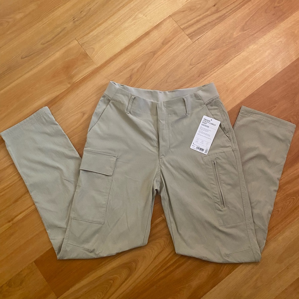Women’s Tan Cargo Pants NWT Size 6